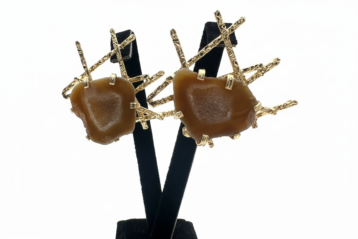 Altın Rengi Kahverengi Taşlı Dal Küpe