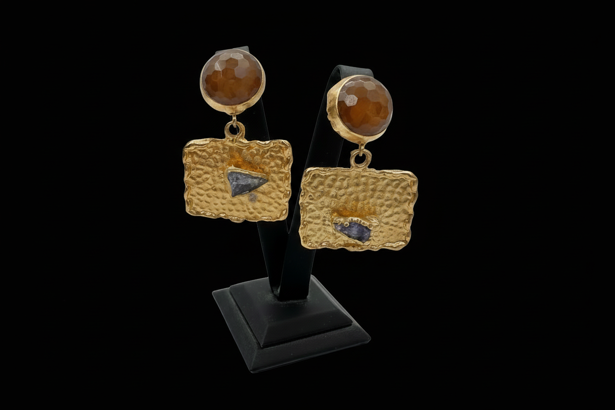 Altın Rengi Kahverengi ve Mor Taşlı Küpe