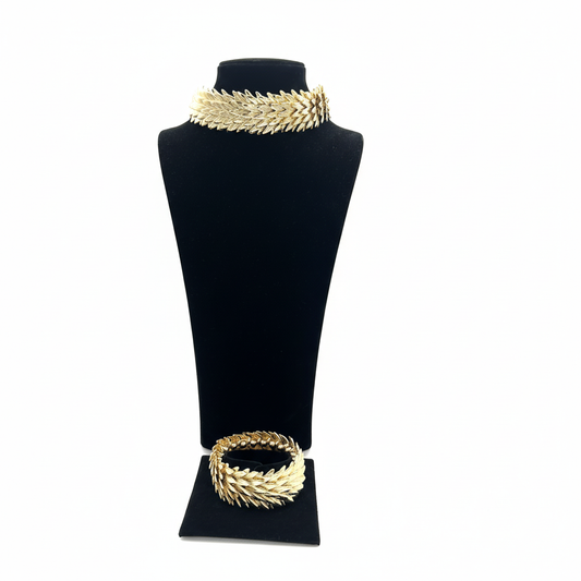 Yaprak Desenli Altın Rengi Tasma Kolye ve Bileklik Seti