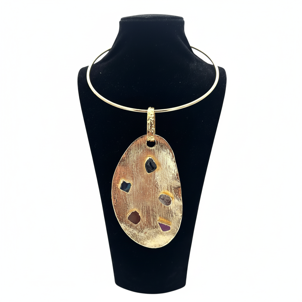 Renkli Taşlı Büyük Oval Kolye Ucu ve Altın Rengi Boyunluk