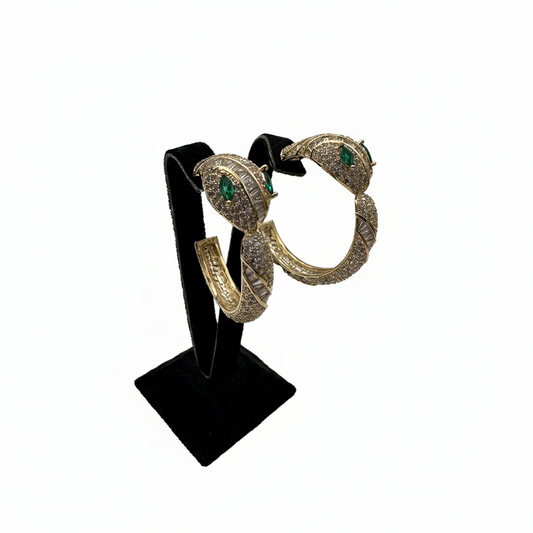 Yeşil Taşlı Yılan Şekilli Halka Küpe - Altın Kaplama